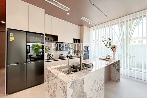 House in Pattaya, Thailand 4 bedrooms № 198205 - photo 9