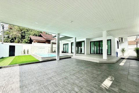 House in Pattaya, Thailand 3 bedrooms № 150995 - photo 8