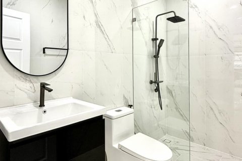 House in Pattaya, Thailand 3 bedrooms № 150995 - photo 17