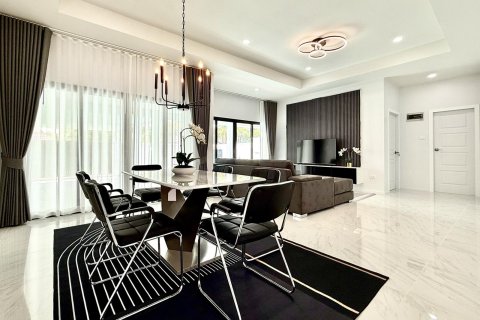 House in Pattaya, Thailand 3 bedrooms № 150995 - photo 9