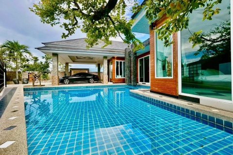 Дом в Банг Ламунге, Таиланд с 4 спальнями  № 150994 - фото 1