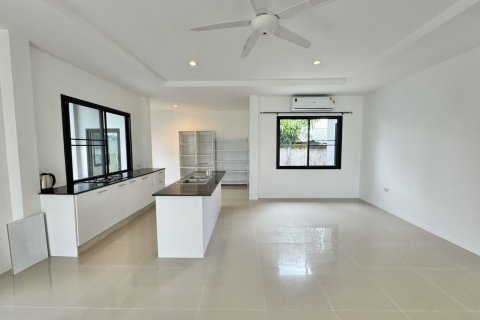 House in Udon Thani, Thailand 4 bedrooms № 154046 - photo 3