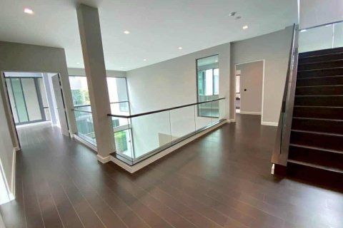 Дом в Суан Луанге, Бангкок, Таиланд с 5 спальнями  № 154048 - фото 9