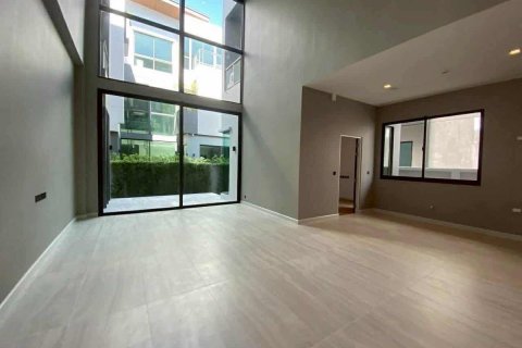 Дом в Суан Луанге, Бангкок, Таиланд с 5 спальнями  № 154048 - фото 3