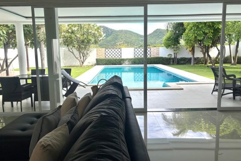 Villa in Hua Hin, Thailand 3 bedrooms № 233979 - photo 16