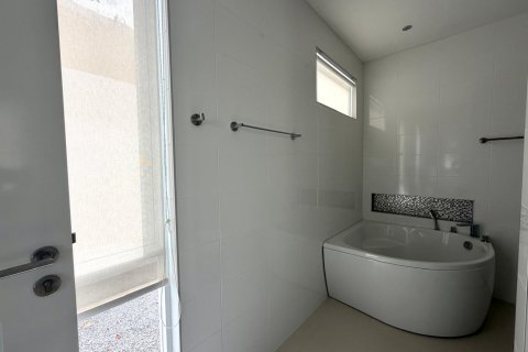 Villa in Hua Hin, Thailand 3 bedrooms № 233979 - photo 8