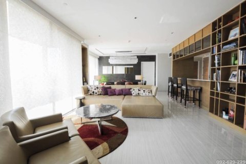 Кондоминиум с 3 спальнями в Бангкоке, Таиланд № 149697 - фото 2