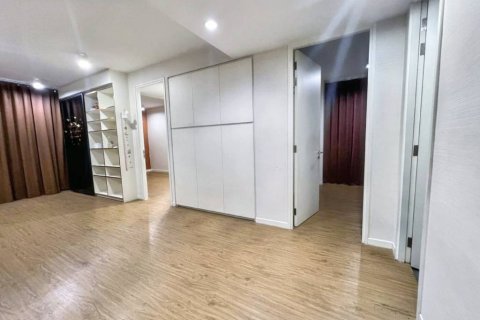 Кондоминиум с 2 спальнями в Бангкоке, Таиланд № 149699 - фото 3