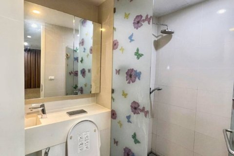 Кондоминиум с 2 спальнями в Бангкоке, Таиланд № 149699 - фото 10