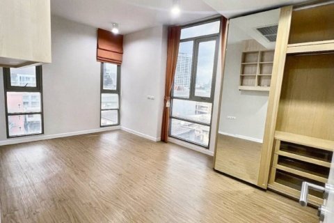 Кондоминиум с 2 спальнями в Бангкоке, Таиланд № 149699 - фото 4