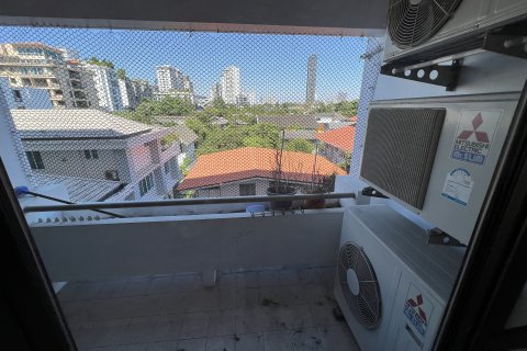 Condo in Watthana, Bangkok, Thailand, 2 bedrooms № 160684 - photo 7