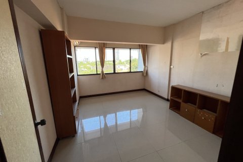 Condo in Watthana, Bangkok, Thailand, 2 bedrooms № 160684 - photo 5