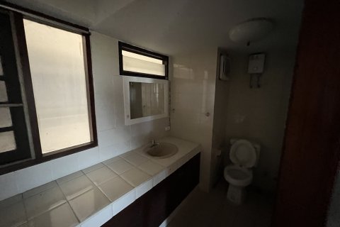 Condo in Watthana, Bangkok, Thailand, 2 bedrooms № 160684 - photo 6