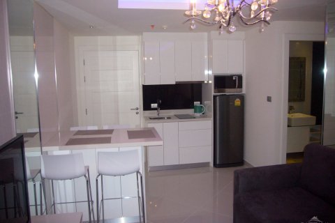 Condo in Pattaya, Thailand, 1 bedroom № 204066 - photo 4