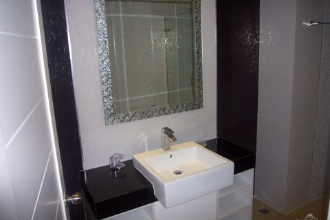 Condo in Pattaya, Thailand, 1 bedroom № 204066 - photo 7