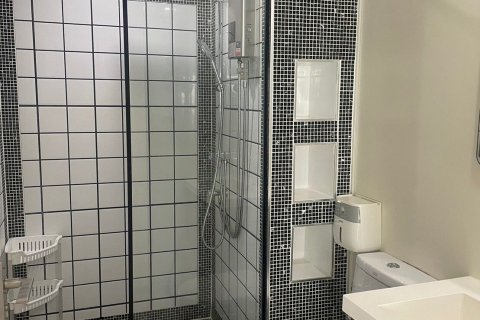 Кондоминиум с 2 спальнями в Чатучаке, Бангкок, Таиланд № 136912 - фото 4