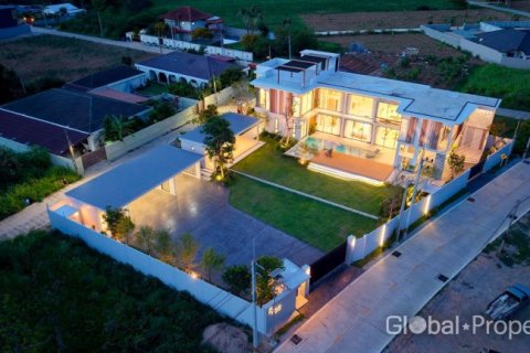 Maison à Pattaya, Thaïlande 5 chambres № 233887