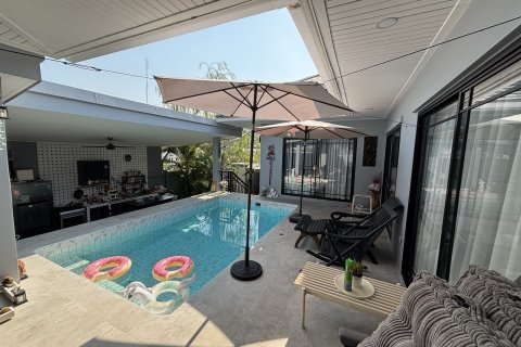 Villa in Hua Hin, Thailand 3 bedrooms № 164161 - photo 1