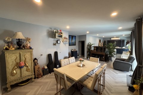 Villa in Hua Hin, Thailand 3 bedrooms № 164161 - photo 4