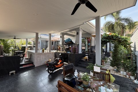Villa in Hua Hin, Thailand 3 bedrooms № 164161 - photo 2