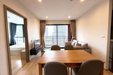 Кондоминиум с 2 спальнями в Бангкапи, Бангкок, Таиланд № 164160 - фото 2