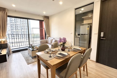 Кондоминиум с 2 спальнями в Бангкапи, Бангкок, Таиланд № 164160 - фото 3