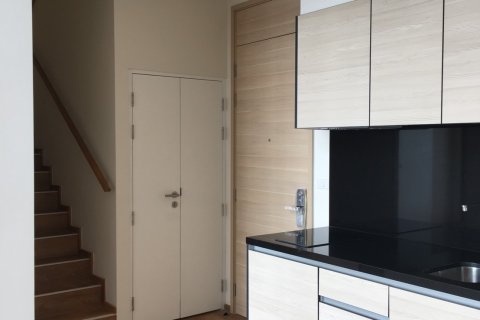 Condo in Bangkok, Thailand, 2 bedrooms № 144077 - photo 3