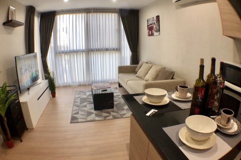 Кондоминиум с 1 спальней в Бангкоке, Таиланд № 144079 - фото 2