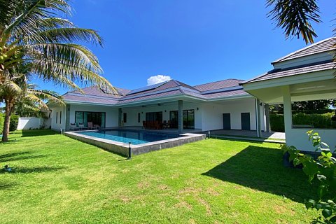 Villa in Hua Hin, Thailand 3 bedrooms № 168660