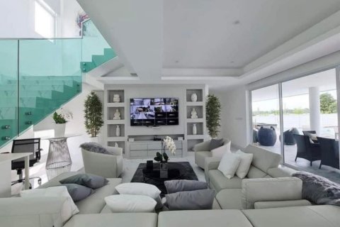 Villa in Hua Hin, Thailand 4 bedrooms № 168663 - photo 10