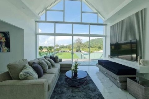 Villa in Hua Hin, Thailand 4 bedrooms № 168663 - photo 11