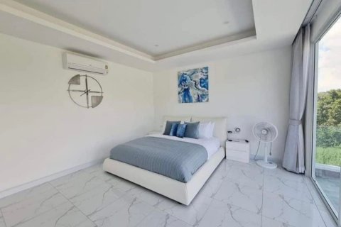 Villa in Hua Hin, Thailand 4 bedrooms № 168663 - photo 12