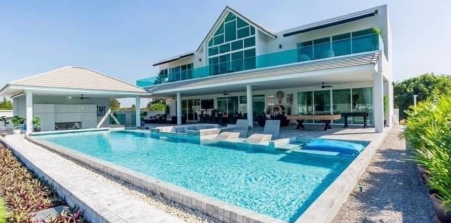 Villa in Hua Hin, Thailand 4 bedrooms № 168663