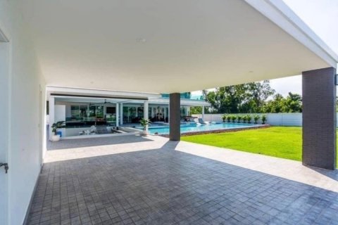 Villa in Hua Hin, Thailand 4 bedrooms № 168663 - photo 16