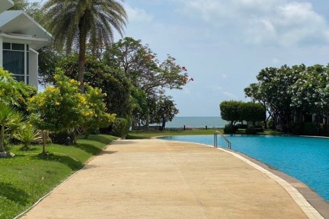 Condo in Hua Hin, Thailand, 4 bedrooms  № 168659 - photo 2