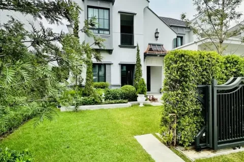 House in Saphan Sung, Bangkok, Thailand 4 bedrooms № 216956