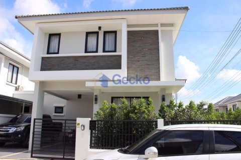 House in Pattaya, Thailand 3 bedrooms № 201880