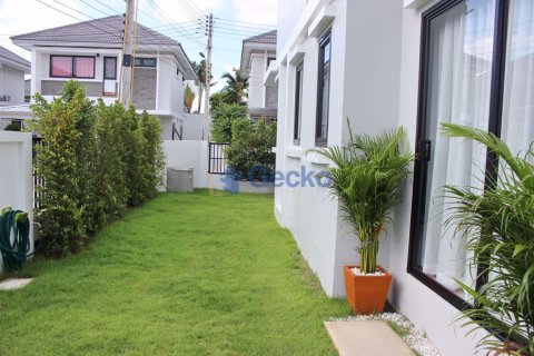 House in Pattaya, Thailand 3 bedrooms № 201880 - photo 8