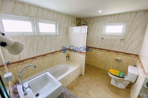 House in Pattaya, Thailand 6 bedrooms № 201879 - photo 27