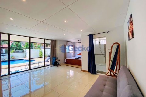 House in Pattaya, Thailand 6 bedrooms № 201879 - photo 14