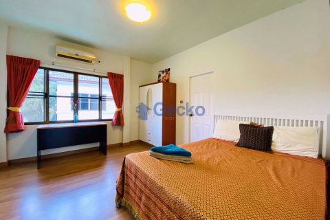 House in Pattaya, Thailand 6 bedrooms № 201879 - photo 23
