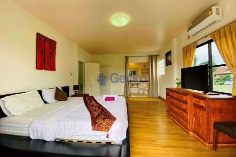 House in Pattaya, Thailand 6 bedrooms № 201879 - photo 29