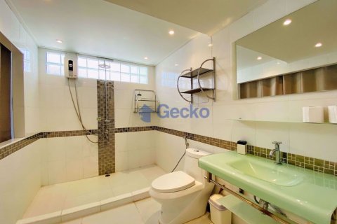 House in Pattaya, Thailand 6 bedrooms № 201879 - photo 15