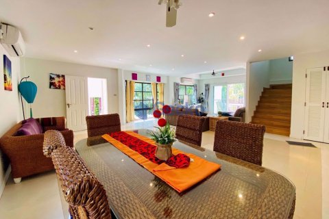 House in Pattaya, Thailand 6 bedrooms № 201879 - photo 10