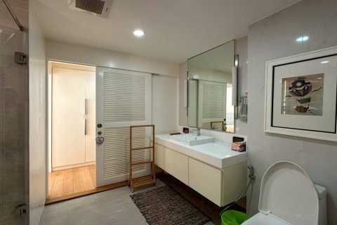 Condo à Pathum Wan, Bangkok, Thaïlande, 2 chambres № 201881 - photo 4