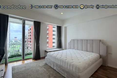 Condo in Bangkok, Thailand, 2 bedrooms № 201881 - photo 2