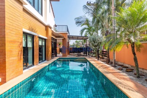 House in Pattaya, Thailand 3 bedrooms № 201877 - photo 5