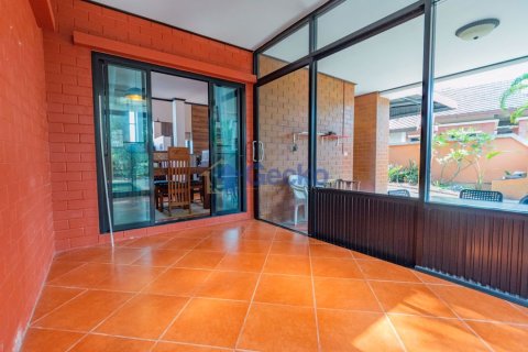 House in Pattaya, Thailand 3 bedrooms № 201877 - photo 27