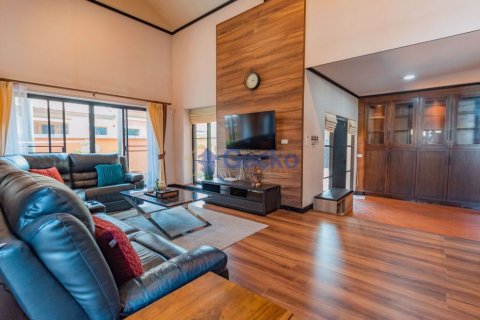 House in Pattaya, Thailand 3 bedrooms № 201877 - photo 16