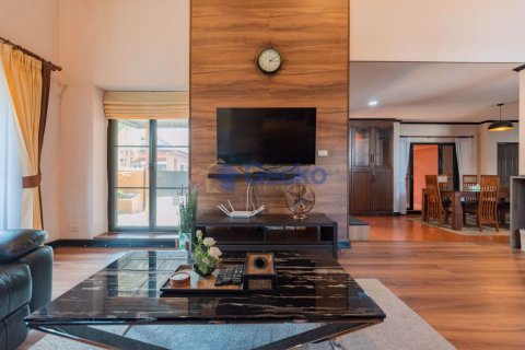 House in Pattaya, Thailand 3 bedrooms № 201877 - photo 19